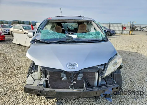 2015 Toyota Sienna Xle из США, поврежденный, VIN 5TDYK3DC7FS677376